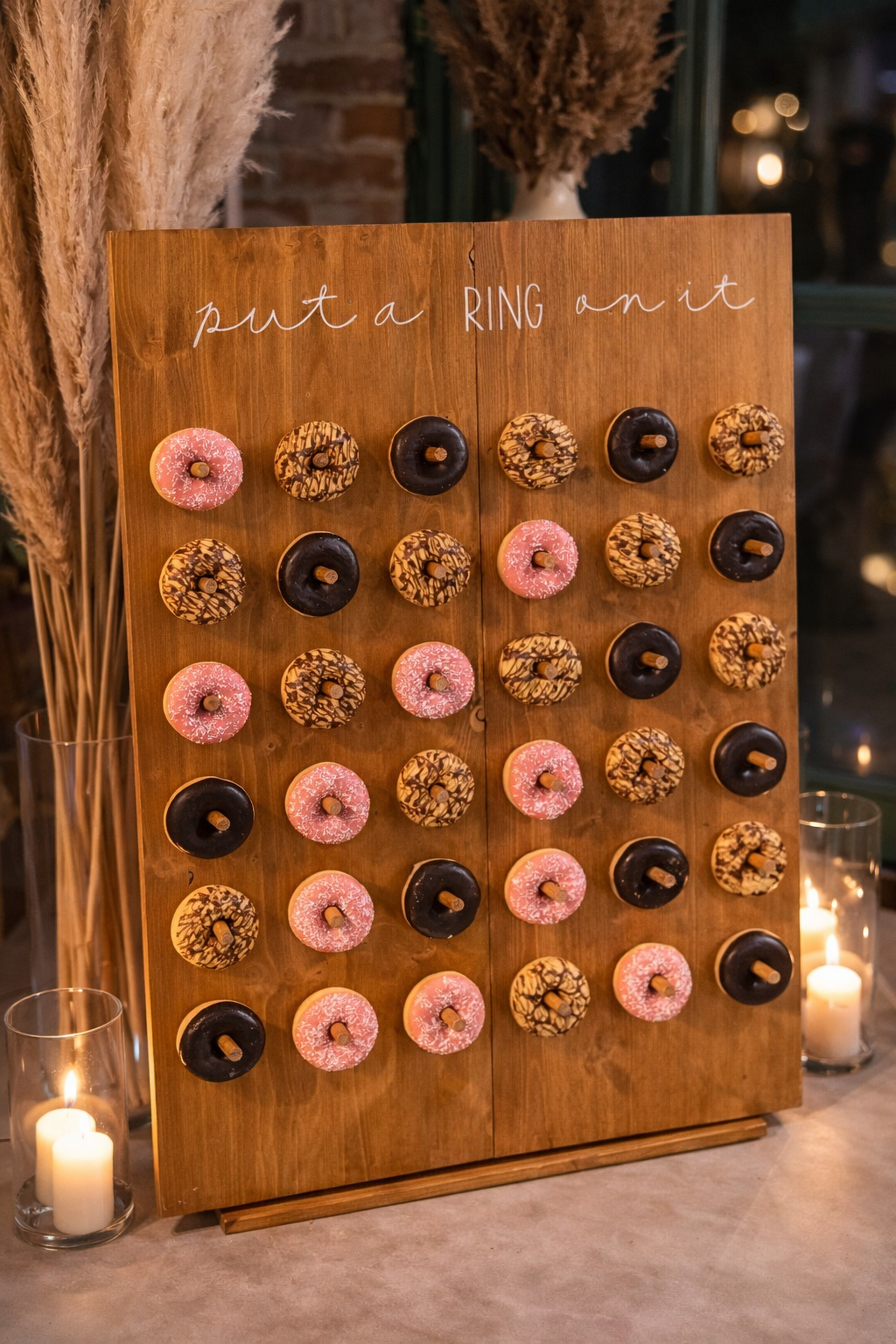 Donut Wall „Mira“