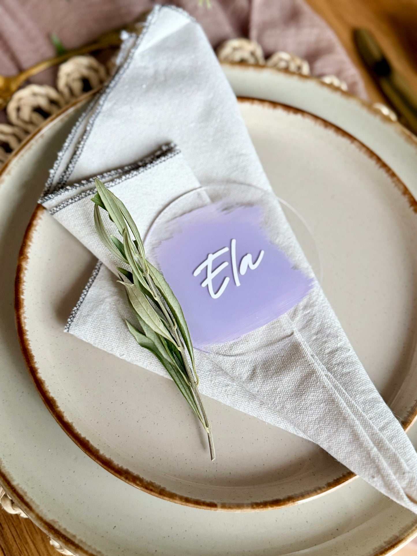 Personalisierte Namenskärtchen aus Acryl in rund | Platzkarten mit Namen | Hochzeit, Geburtstag, Weihnachten | Acryl Kärtchen mit Farbwahl